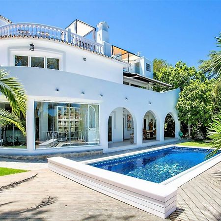 Luxury Villa With Swimming Pool And Jacuzzi มาร์เบยา ภายนอก รูปภาพ