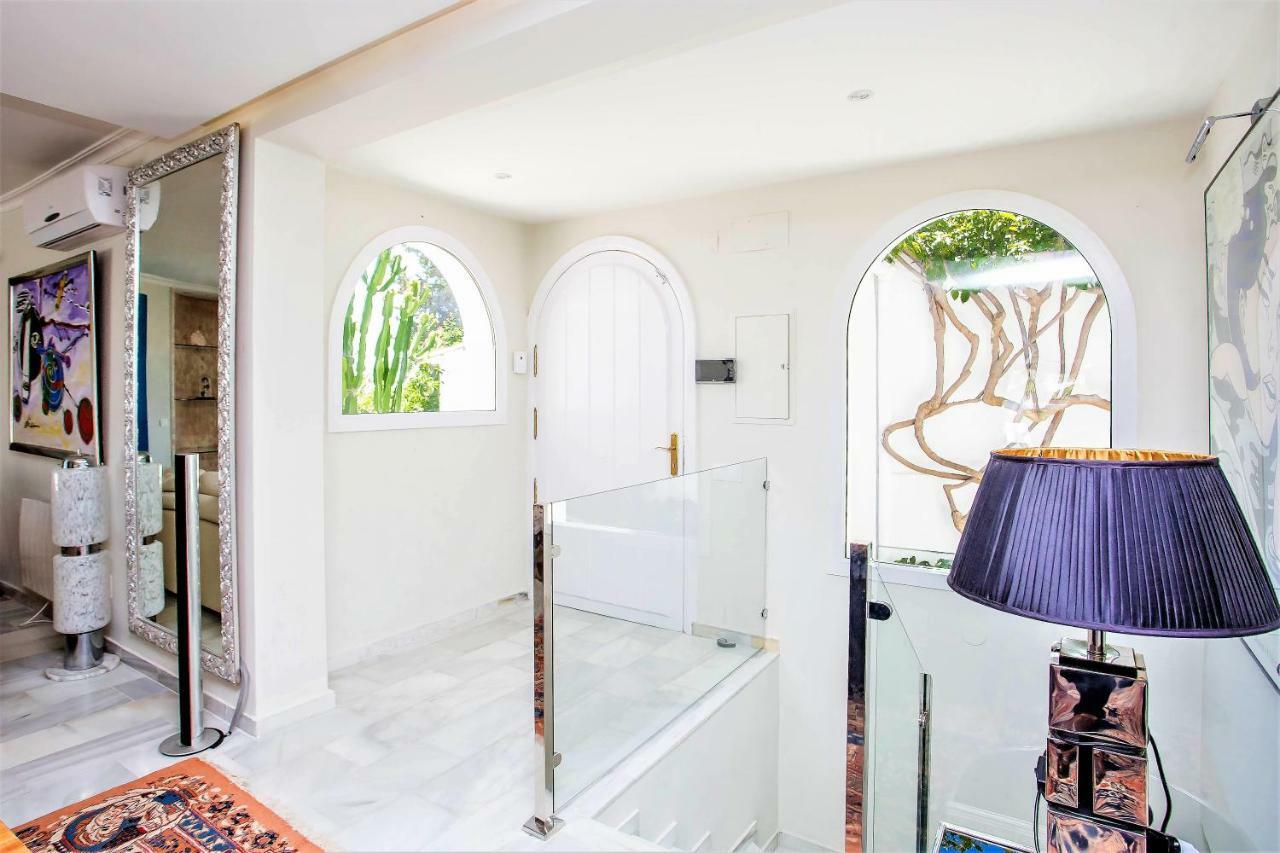 Luxury Villa With Swimming Pool And Jacuzzi มาร์เบยา ภายนอก รูปภาพ