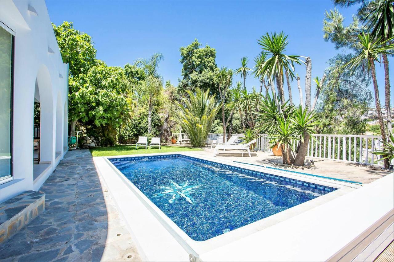 Luxury Villa With Swimming Pool And Jacuzzi มาร์เบยา ภายนอก รูปภาพ