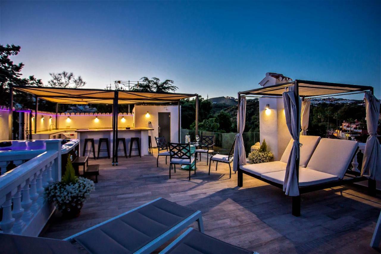 Luxury Villa With Swimming Pool And Jacuzzi มาร์เบยา ภายนอก รูปภาพ
